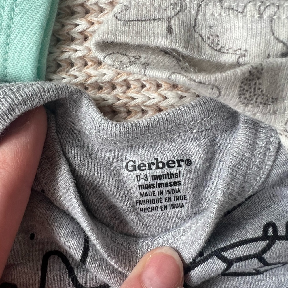 Assorted Newborn Onesies - Picture 4 of 5